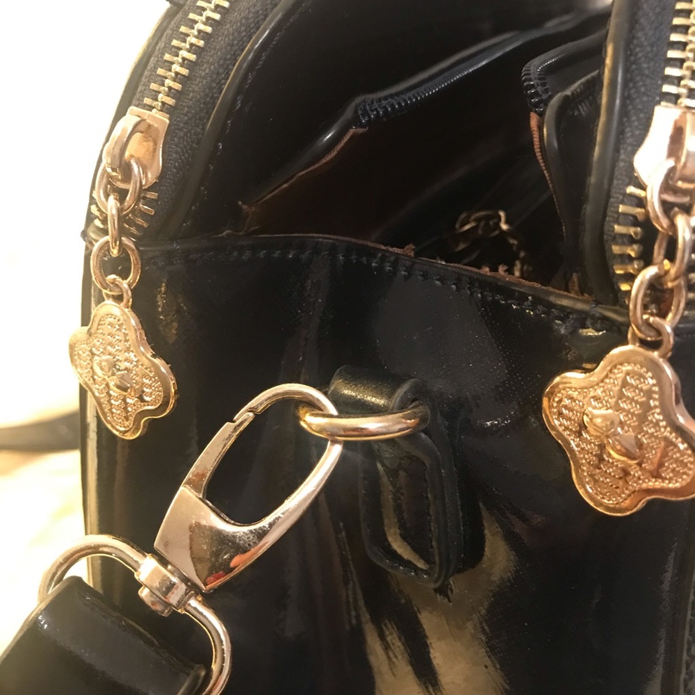 Like new Navy handbag 👜 - Picture 11 of 15